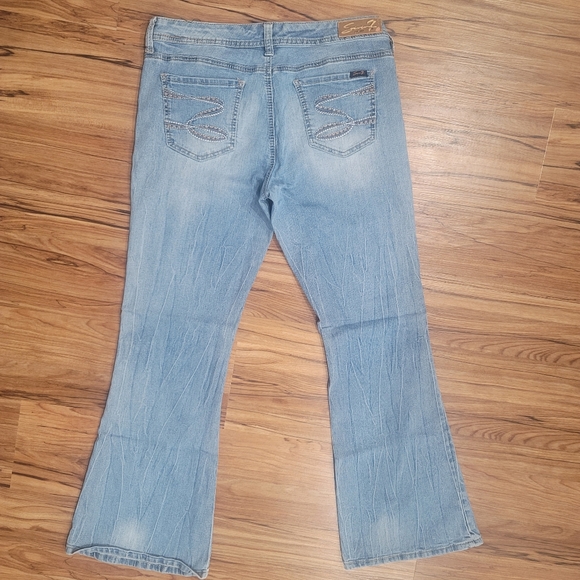 Seven7 Flare Distressed Light Blue Denim Fashion Jeans - Picture 5 of 7